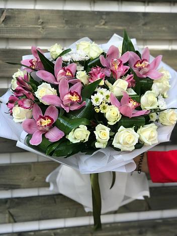 Букет цветов из: Розы и Хризантемы в Анапе