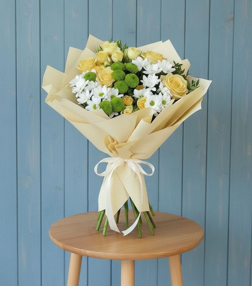 Букет Луч солнца в Анапе Букет цветов из: Хризантемы и Розы в Анапе