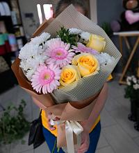 Букет цветов из:  Герберы, Розы и Хризантемы в Анапе