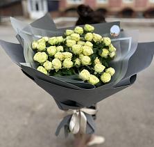 Букет Белые кустовые розы Солинеро в Анапе