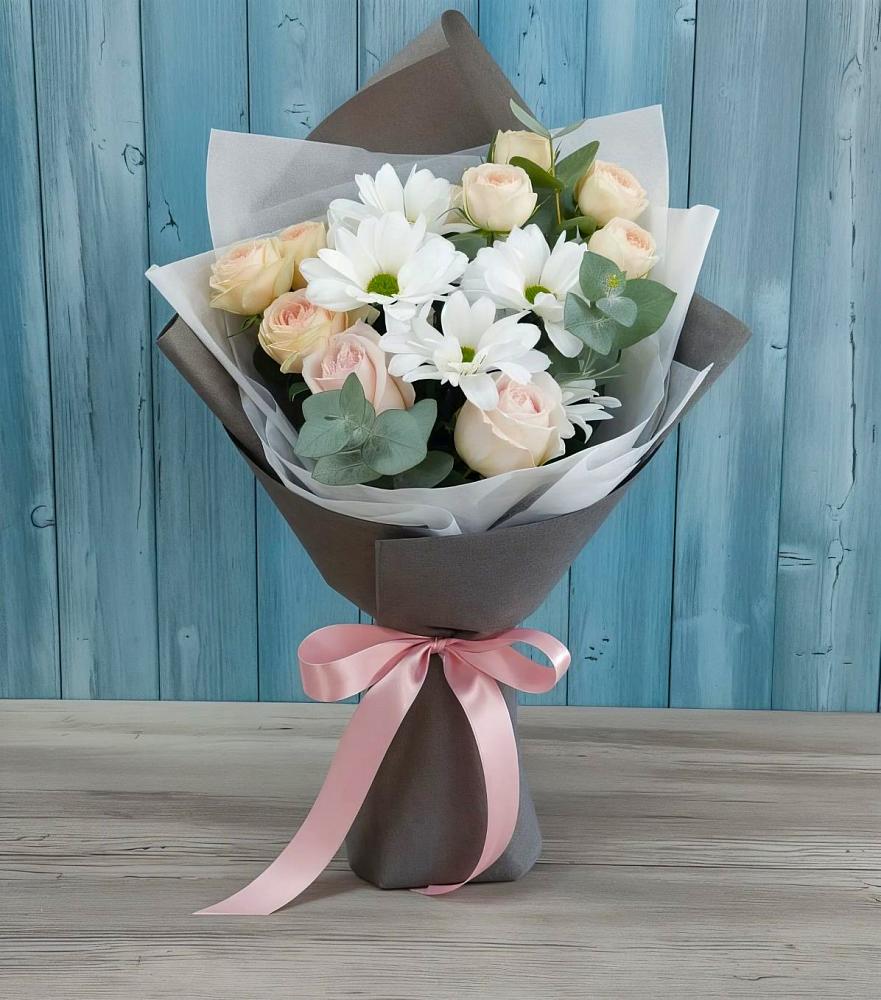 Букет цветов из: Хризантемы и Розы в Анапе