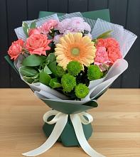 Букет цветов из:  Гвоздики, Розы, Герберы и Хризантемы #REPLACE_PRED# Анапе