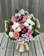 Букет цветов из:  Альстромерии, Гвоздики, Розы и Хризантемы в Анапе