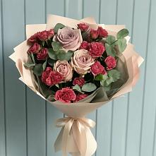 Букет цветов из:  Гвоздики и Розы в Анапе