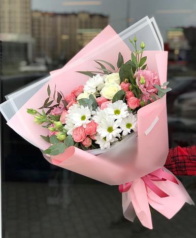 Букет цветов из: Розы, Лизиантусы и Хризантемы в Анапе